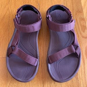 Teva Hurricane XLT solid fig color